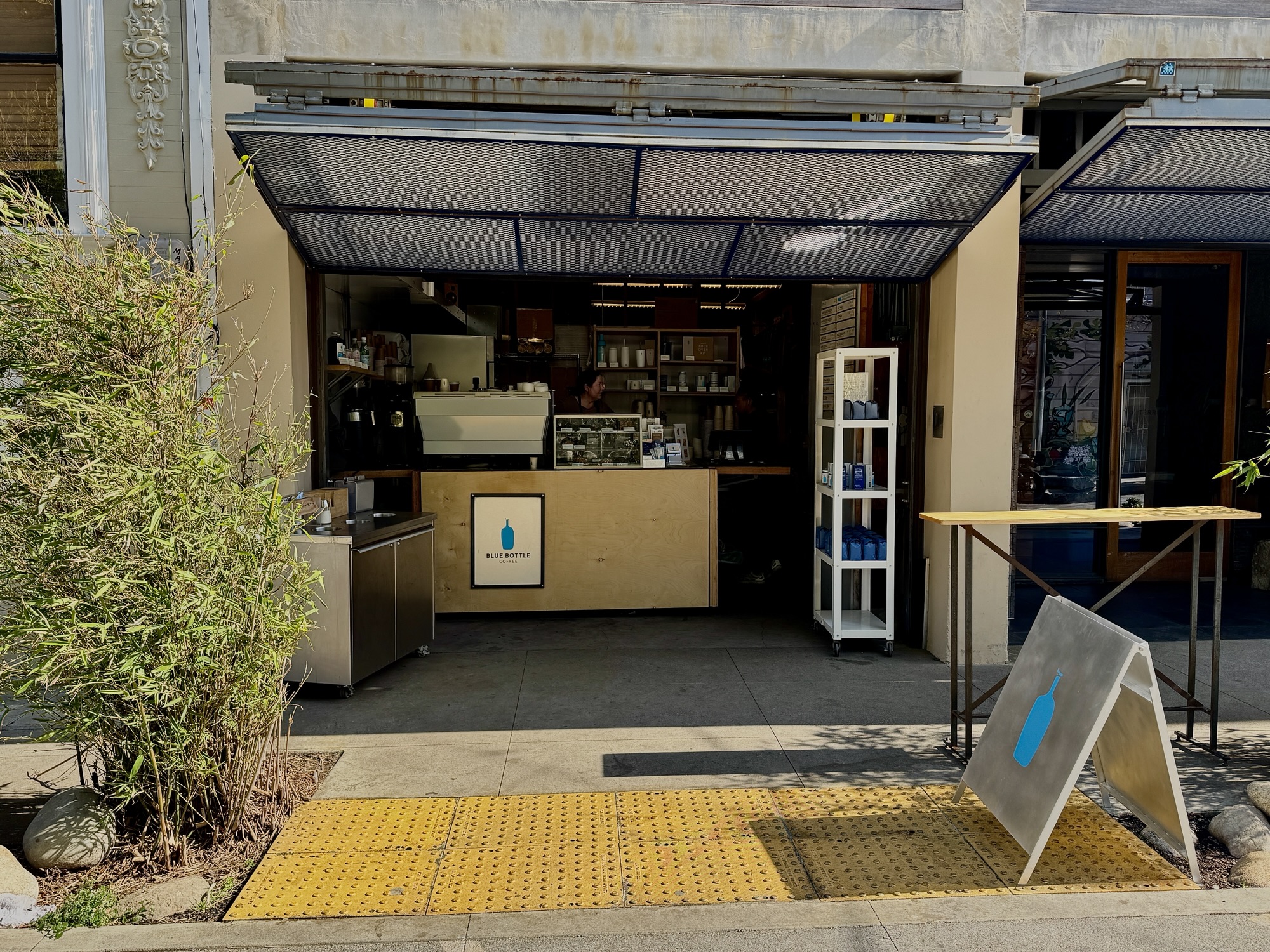 Coffee in a Garage – 조주노
